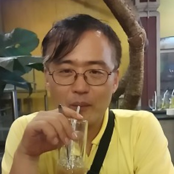 Profile picture of RaymondMoon